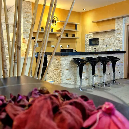 Design - Center